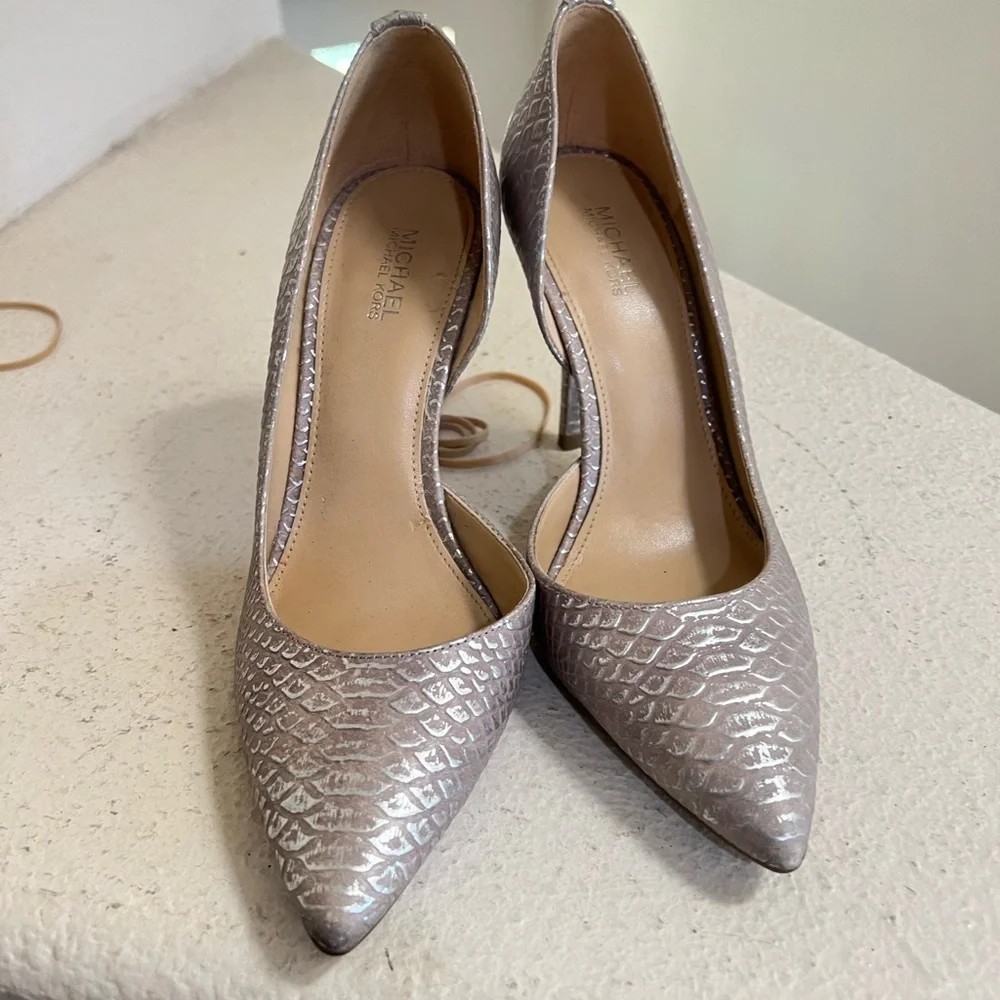 Michael Kors Nathalie Flex‎ High Pump Metallic Embossed Leather Silver Size 5.5